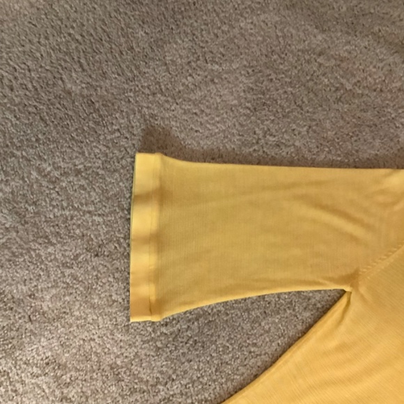 bebe 3/4 sleeve Butter Yellow top - Picture 2 of 4